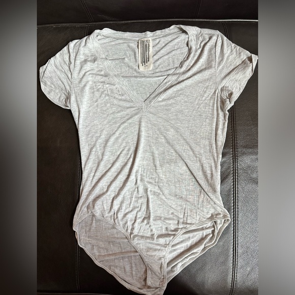 Free people V-neck tee bodysuit - Picture 1 of 6